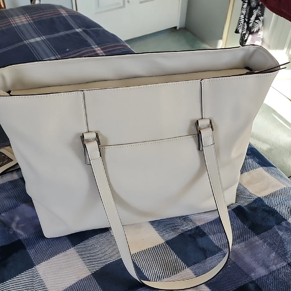 Simply Vera Vera Wang White Tote Bag - Picture 4 of 13